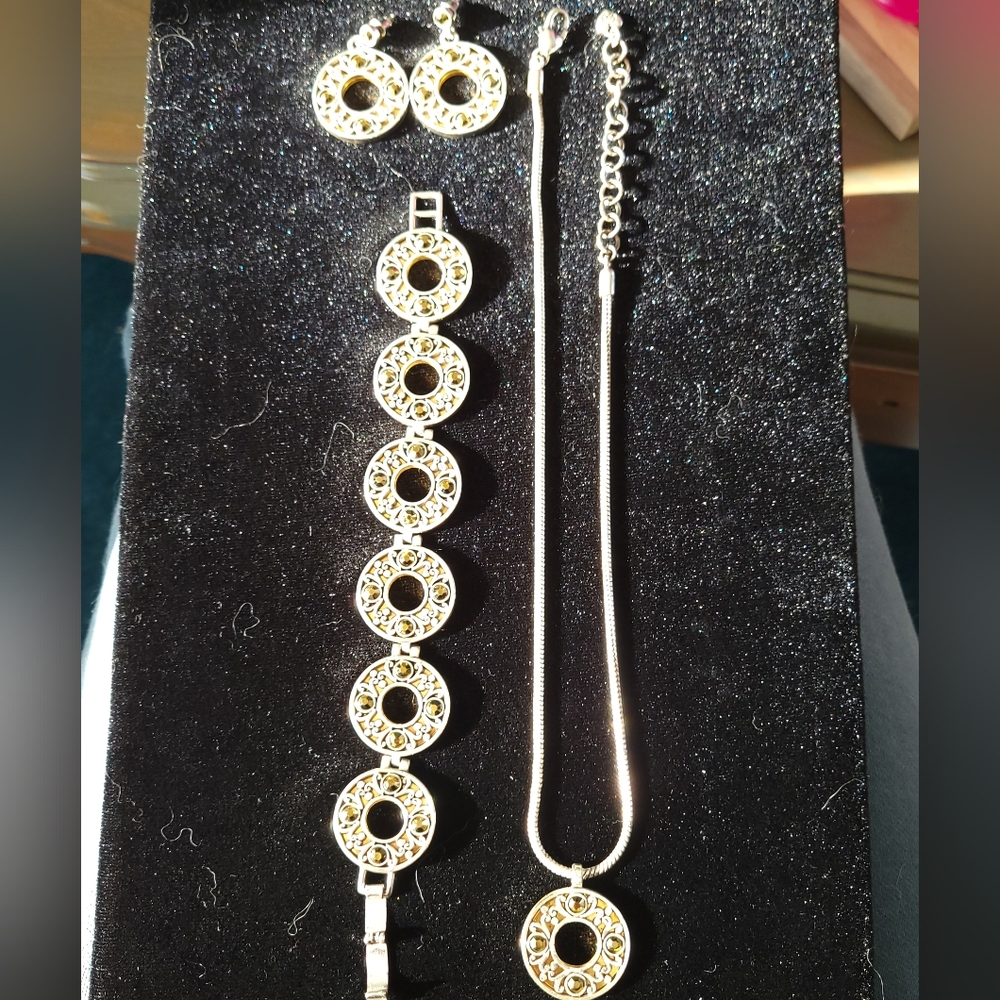 Brighton Sacred Circle Set